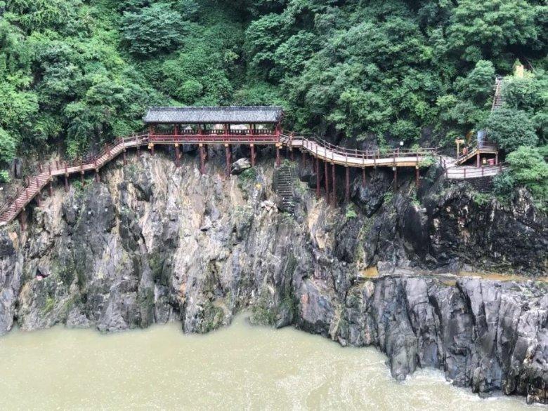近日多地多人接连确诊猴痘，普通人感染几率会增大吗？怎么避免感染猴痘病毒？游戏画面